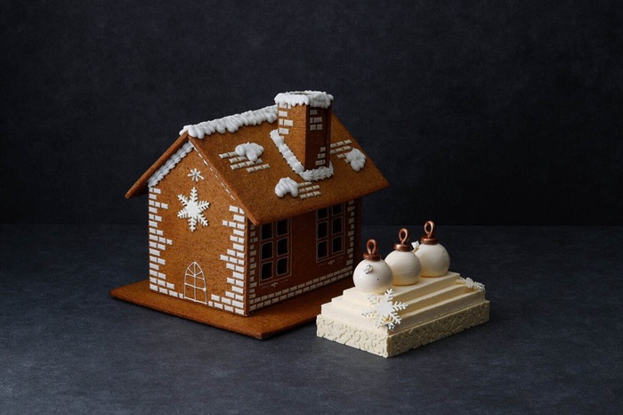 Gingerbread House Cake