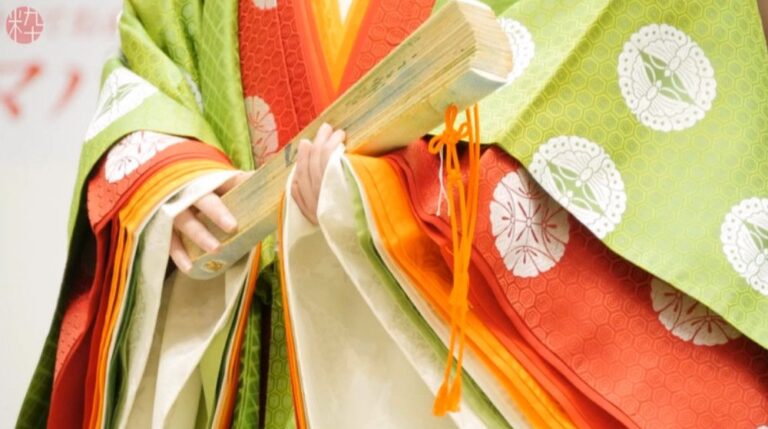 japan-s-twelve-layered-robe-junihitoe-japaholic-english